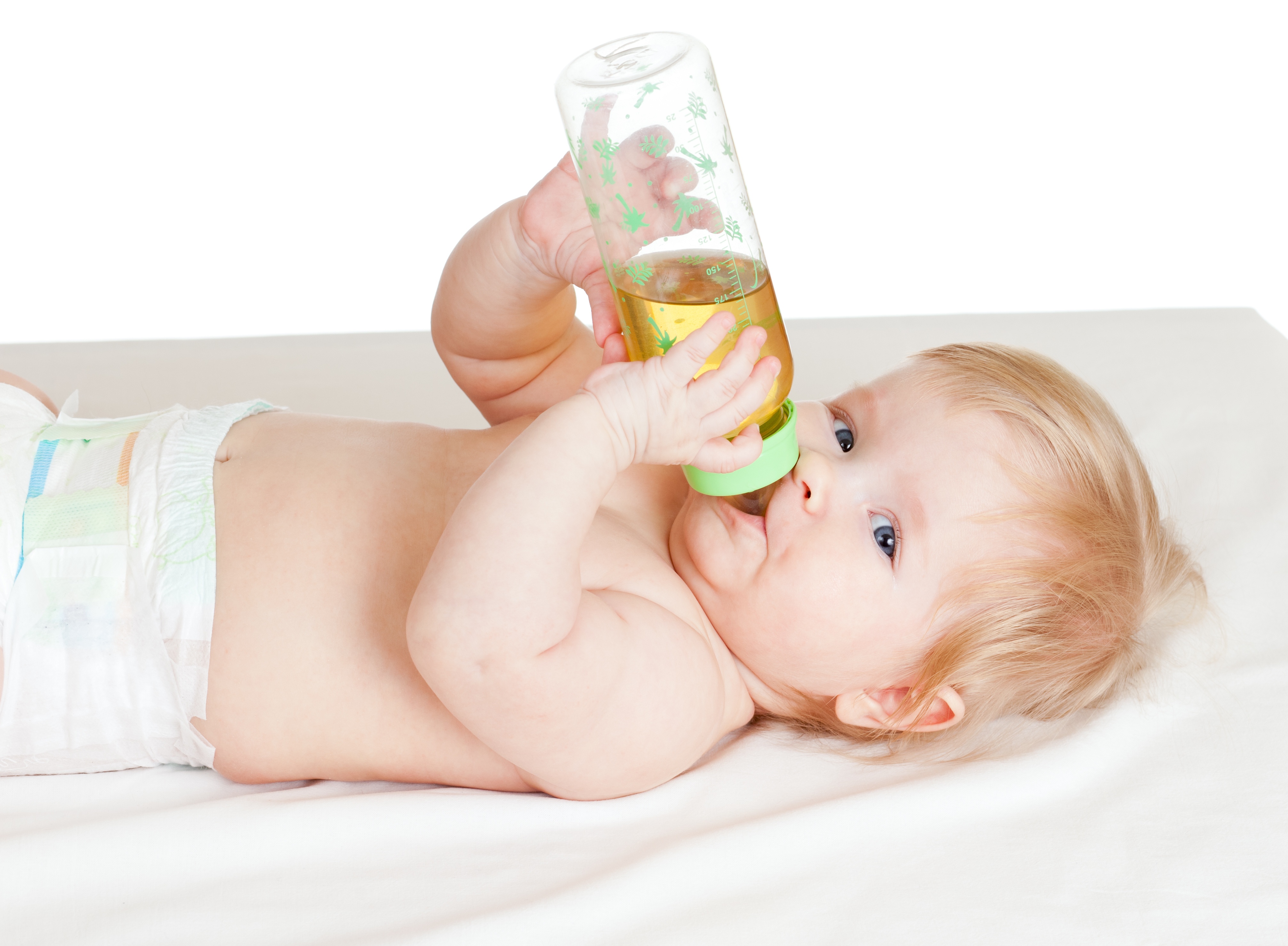 Питье для новорожденного ребенка